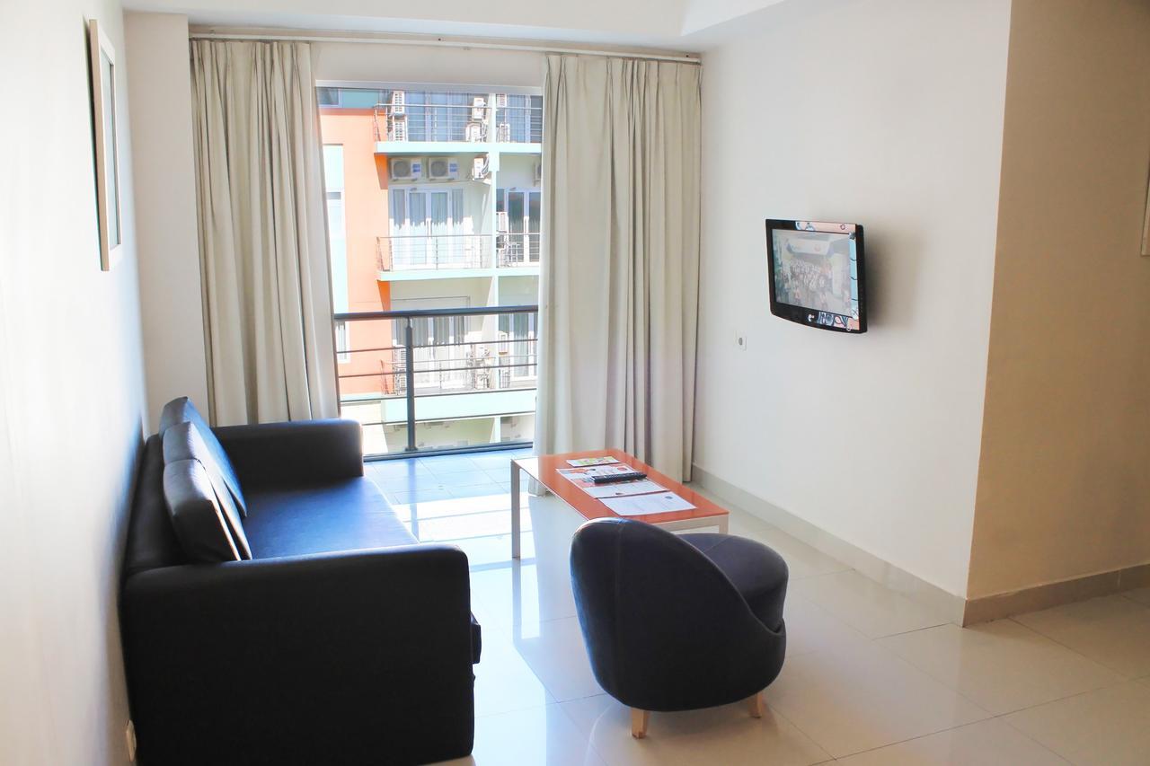 Harris Hotel & Residences Riverview Kuta, Bali Kuta  Ngoại thất bức ảnh